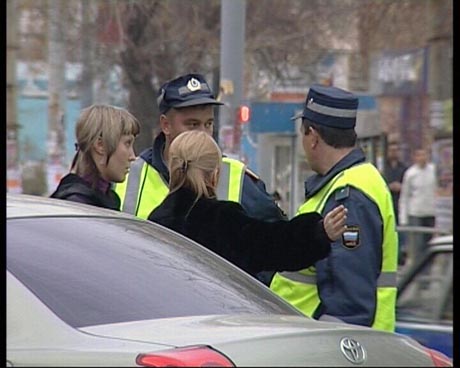 Транспортный коллапс в центре Екатеринбурга в час пик. Во всем оказались виноваты женщины 